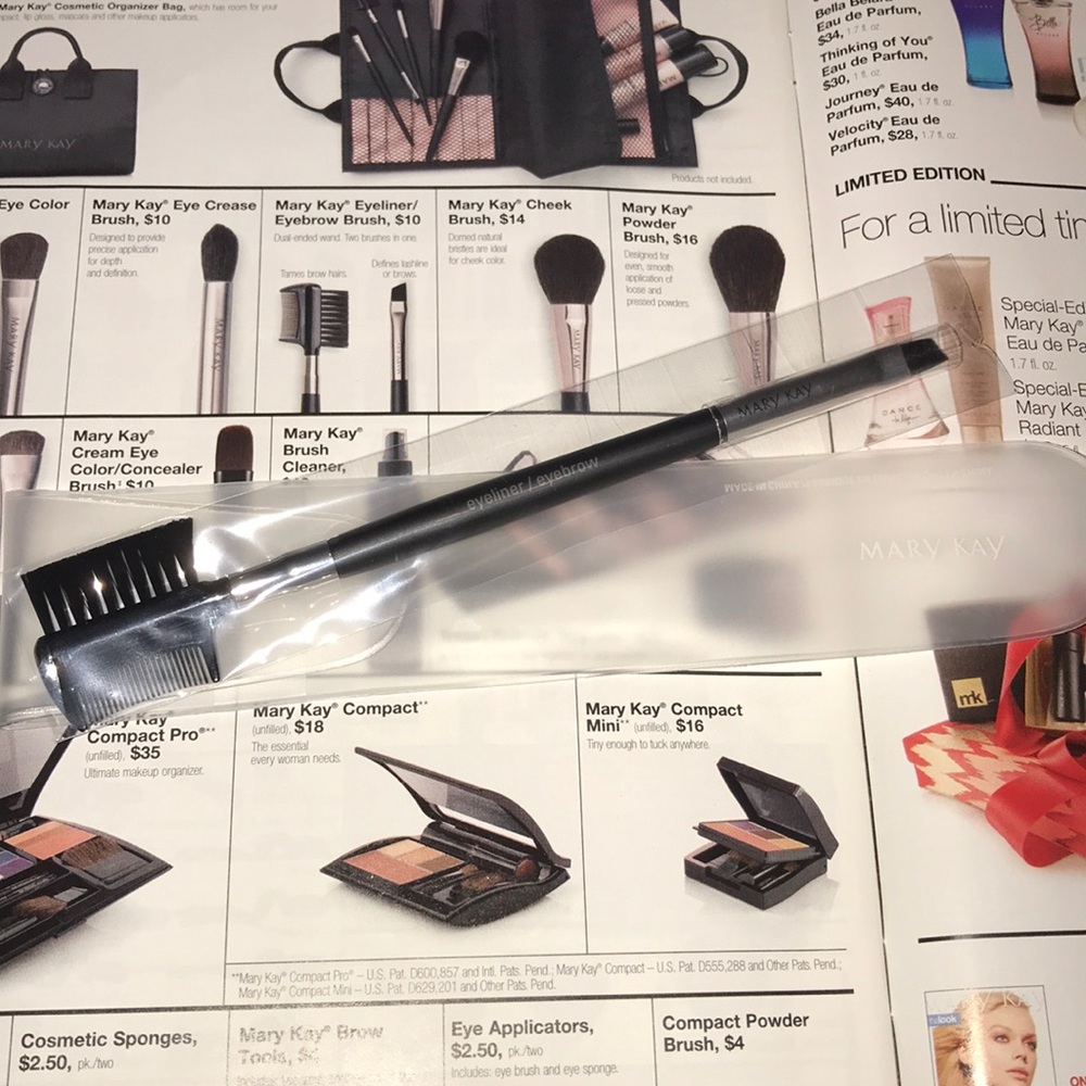 Mary Kay eyeliner/eyebrow brush New - Picture 2 of 4